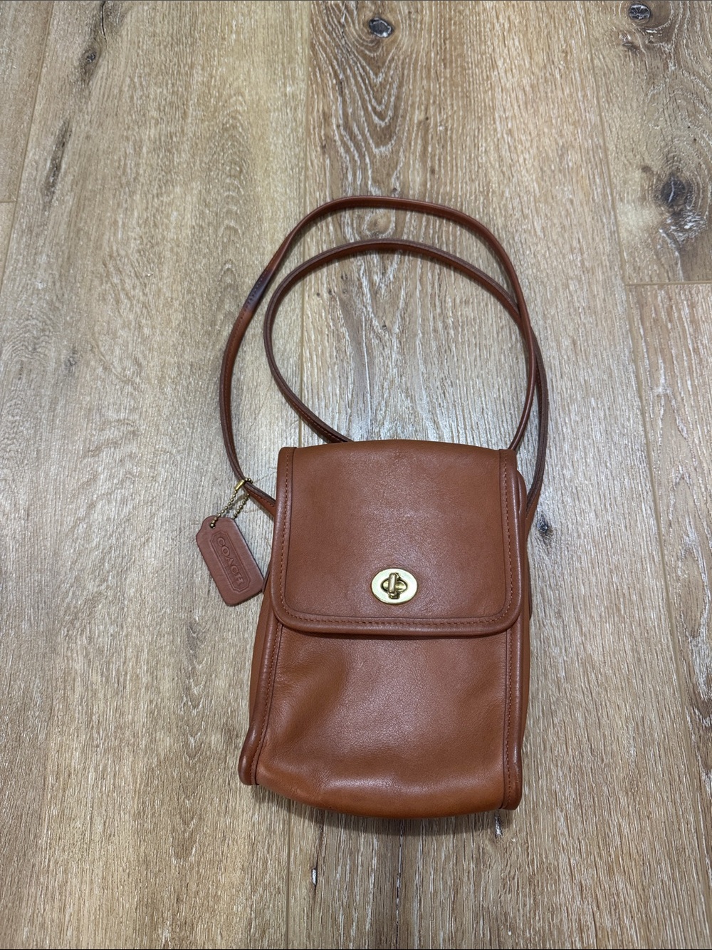 Vintage Coach 9893 Scooter Crossbody Phone Pouch with Turn-Lock